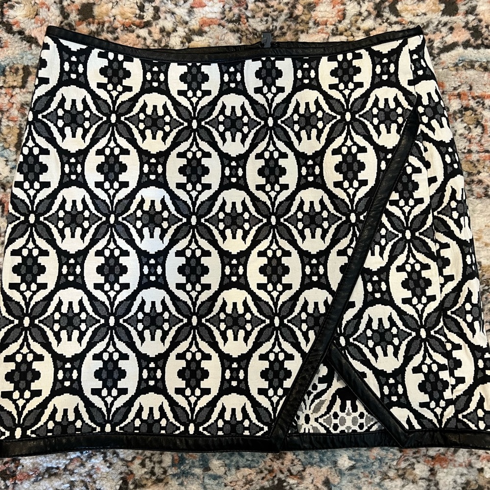 Womens Express mini skirt